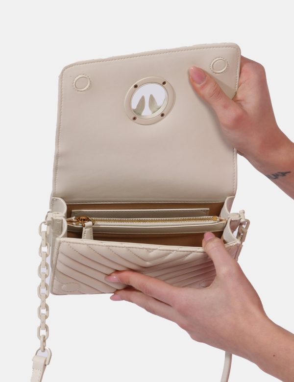 Borsa Pinko Bianco - Borsa modello simil pochette in total bianco panna con logo brand in metallo. L'interno è composto da d