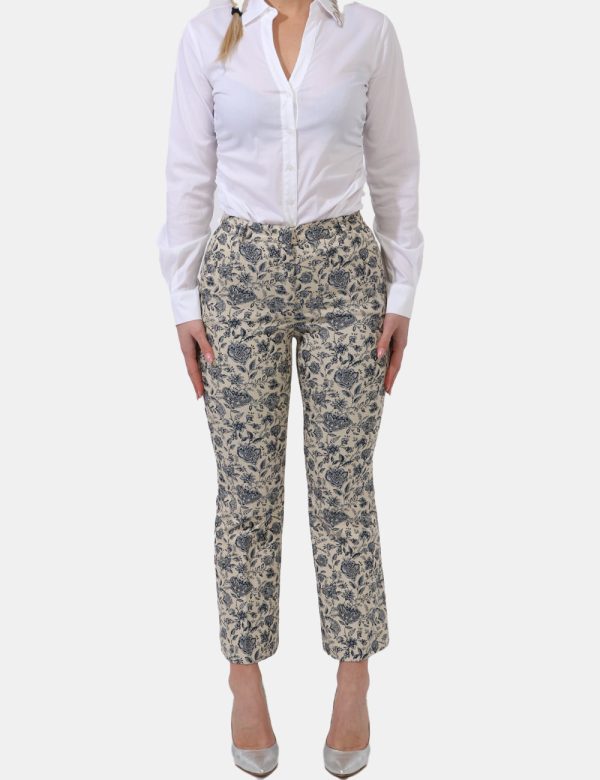 Pantaloni Pinko Blu - Pantaloni eleganti base beige e con stampa allover floreale in blu. Presenti tasche a taglio trasversa