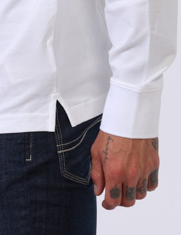 Polo Gant Bianco - Polo a maniche lunghe in total bianco con patch logo brand applicato ad altezza cuore. Presente colletto