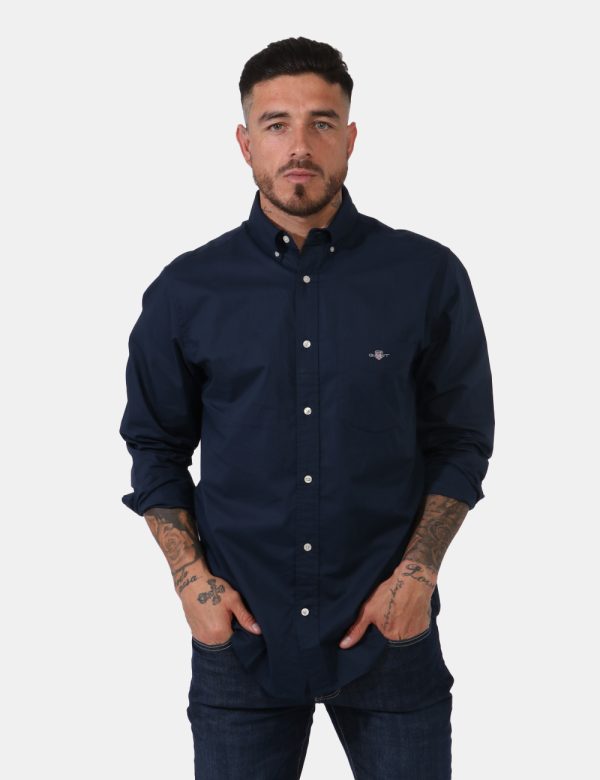 Camicia Gant Blu - Camicia classica da uomo in total blu navy. Presente taschino a toppa ad altezza cuore con piccolo logo b