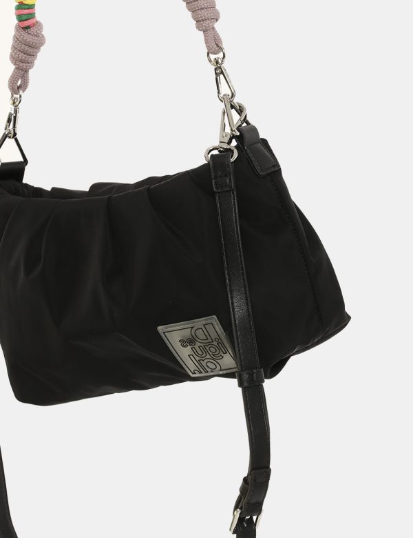 Borsa Desigual nero - COMPOSIZIONE E VESTIBILITÀ:100% poliestereCONSIGLI DI STILE:Borsa Desigual a palloncino in total black