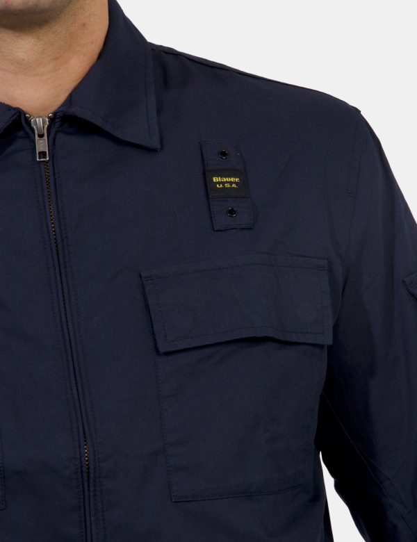 Camicia Blauer Blu - Camicia in cotone spesso ed in total blu navy. Presente doppia tasca a toppa con chiusura con bottoni a