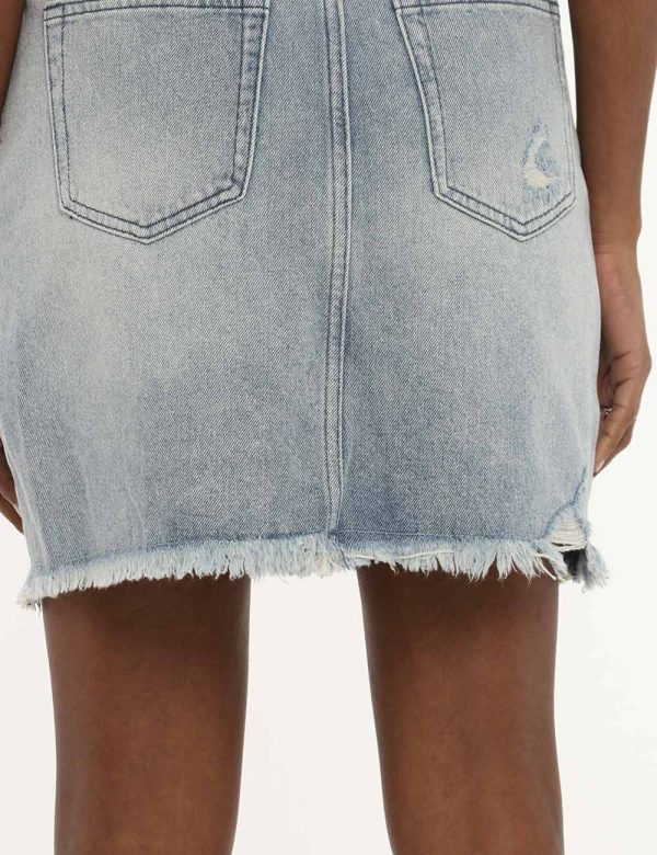 Gonna Desigual blu denim - COMPOSIZIONE E VESTIBILITÀ:100% cotoneLa modella è alta 170 cm e indossa la taglia S. La vestibil
