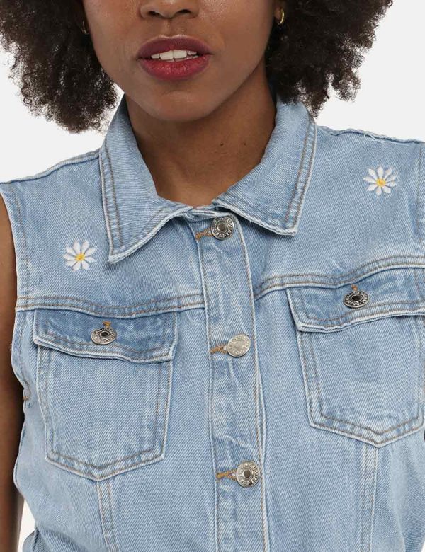 Vestito Desigual denim - COMPOSIZIONE E VESTIBILITÀ:100% cotoneLa modella è alta 170 cm e indossa la taglia S. La vestibilit