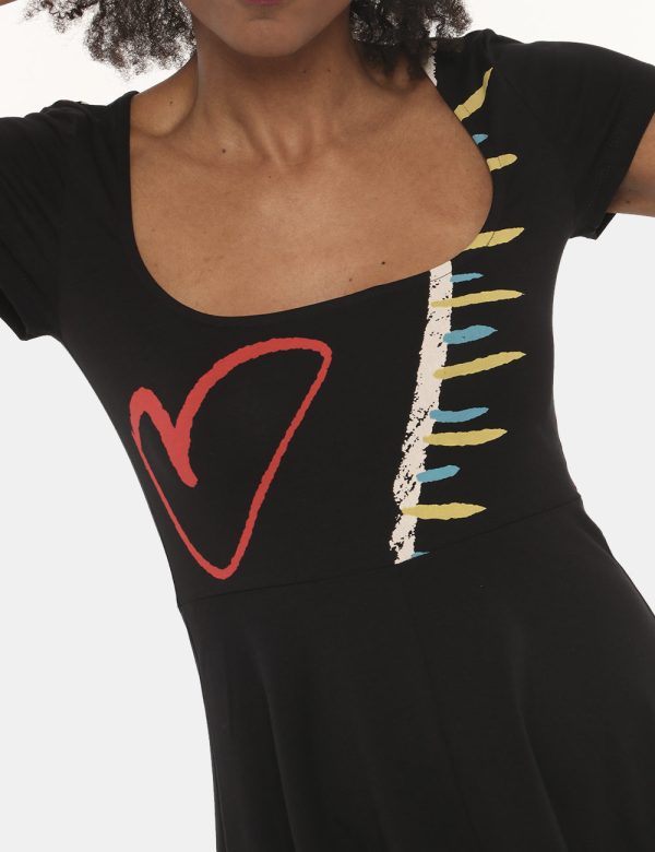 Vestito Desigual nero fantasia - COMPOSIZIONE E VESTIBILITÀ:96% cotone 4% elastaneLa modella è alta 170 cm e indossa la tagl