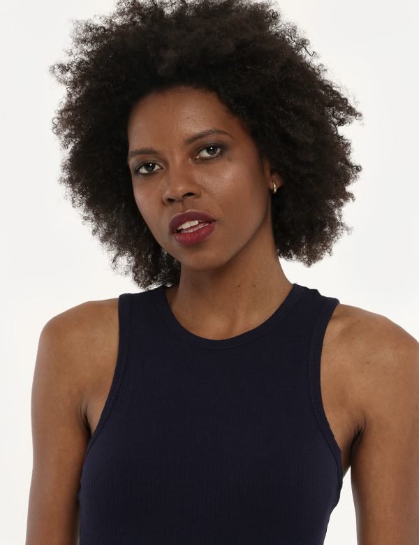 Vestito Desigual blu fantasia - COMPOSIZIONE E VESTIBILITÀ:57% poliestere 39% viscosa 4% elastaneLa modella è alta 170 cm e