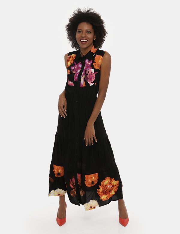 Vestito Desigual nero fantasia - COMPOSIZIONE E VESTIBILITÀ:100% viscosaLa modella è alta 170 cm e indossa la taglia S. La v