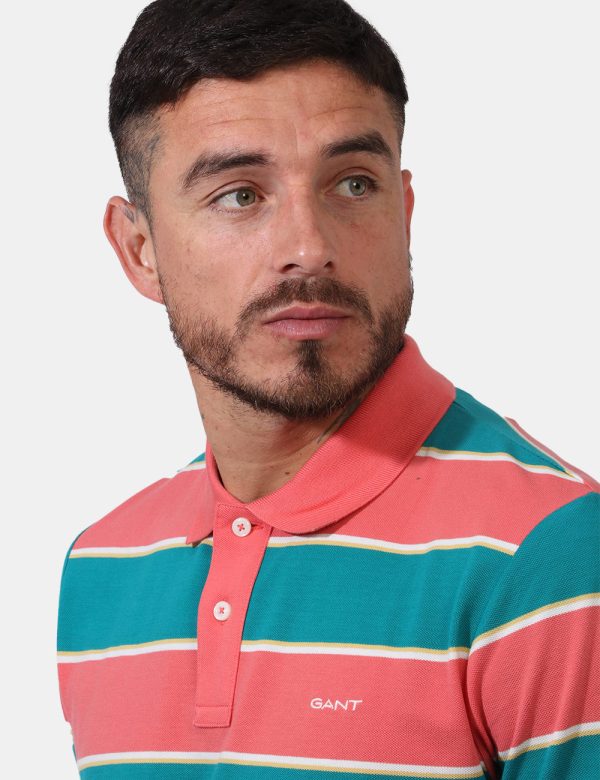 Polo Gant Verde - Polo in total verde oliva con patch logo brand applicato ad altezza cuore e profili in bianco panna. Prese