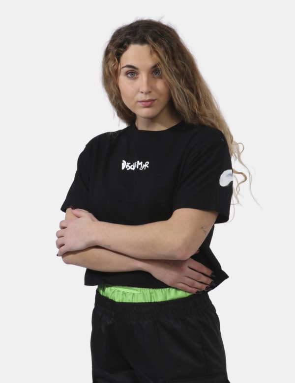T-shirt Disclaimer Nero - T-shirt corta su sfondo nero con stampa logo brand bianco sul fronte e big stampa logo brand sul r