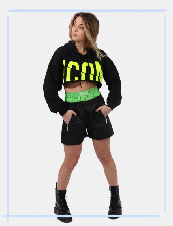 Shorts Disclaimer Nero - Shorts modello doppio girovita in total nero acetato più verde fluo. Presente logo brand in glitter