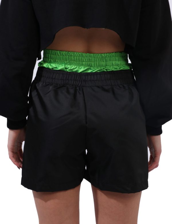 Shorts Disclaimer Nero - Shorts modello doppio girovita in total nero acetato più verde fluo. Presente logo brand in glitter