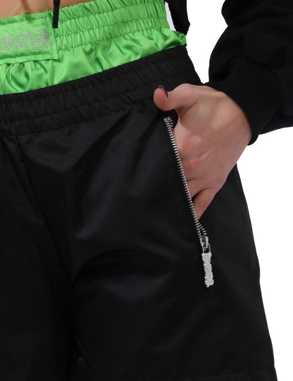 Shorts Disclaimer Nero - Shorts modello doppio girovita in total nero acetato più verde fluo. Presente logo brand in glitter