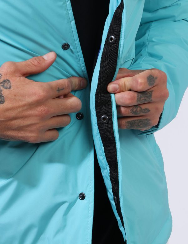 Giacca Blauer Azzurro - Giacca simil giubbino leggero in total azzurro tiffany. Presenti tasche a taglio trasversale con chi