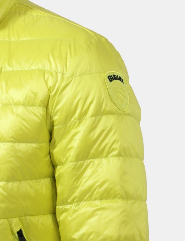 Piumino Blauer Verde - Piumino leggero in total verde lime. Presenti tasche a taglio trasversale con chiusura a zip più tasc