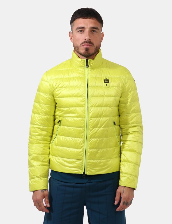Piumino Blauer Verde - Piumino leggero in total verde lime. Presenti tasche a taglio trasversale con chiusura a zip più tasc