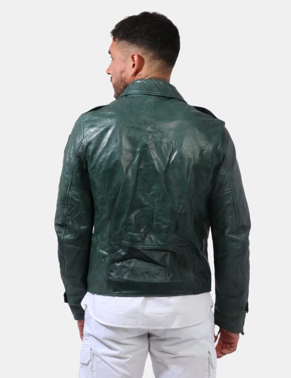 Giacca Blauer Verde - Giacca in pelle ed in total verde intenso. Presenti tasche a taglio trasversale con chiusura a zip. La