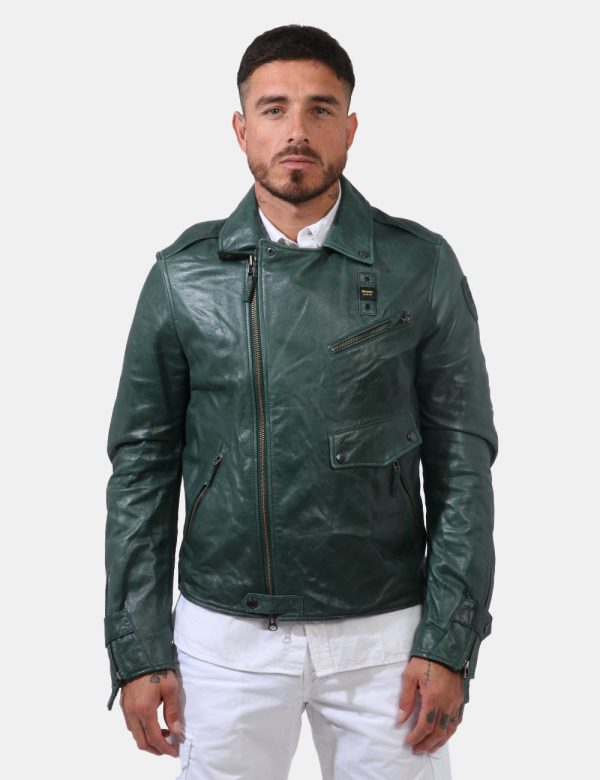 Giacca Blauer Verde - Giacca in pelle ed in total verde intenso. Presenti tasche a taglio trasversale con chiusura a zip. La