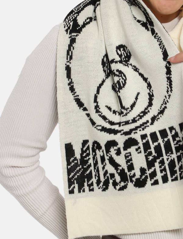 Sciarpa Moschino bianco - COMPOSIZIONE E VESTIBILITÀ:50% lana 50% acrilica CONSIGLI DI STILE:Sciarpa in misto lana su base b