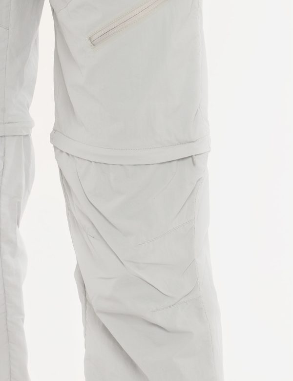 Pantalone Colmar grigio - COMPOSIZIONE E VESTIBILITÀ:100% poliammidicaLa modella è alta 170 cm e indossa la taglia 40. La ve