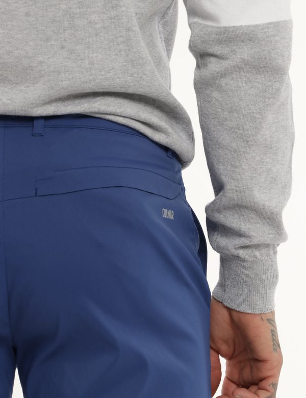 Bermuda Colmar blu - COMPOSIZIONE E VESTIBILITÀ:94% poliammidica 6% elastaneIl modello è alto 178 cm e indossa la taglia L.