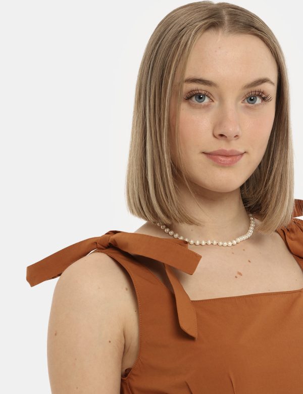 Vestito Manila Grace marrone - COMPOSIZIONE E VESTIBILITÀ:97% cotone 3% elastaneLa modella è alta 170 cm e indossa la taglia