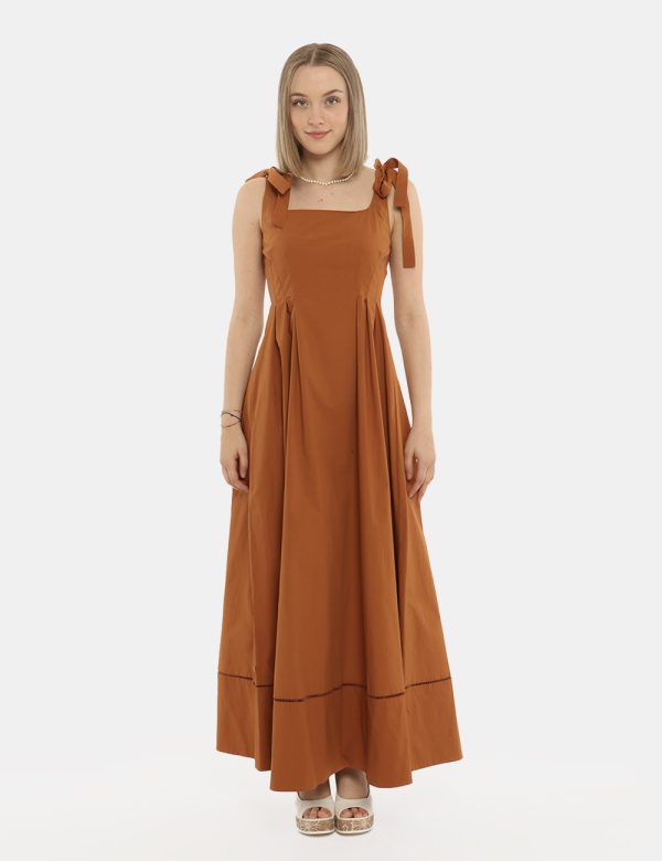 Vestito Manila Grace marrone - COMPOSIZIONE E VESTIBILITÀ:97% cotone 3% elastaneLa modella è alta 170 cm e indossa la taglia