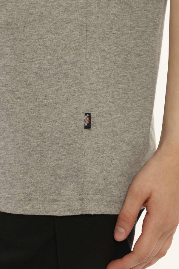 T-shirt Dickies grigia - COMPOSIZIONE E VESTIBILITÀ:100% cotoneLa modella è alta 170 cm e indossa la taglia S. La vestibili
