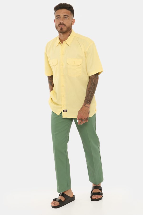 Pantalone Dickies verde - COMPOSIZIONE E VESTIBILITÀ:65% poliestere 35% cotoneIl modello è alto 178 cm e indossa la taglia 3