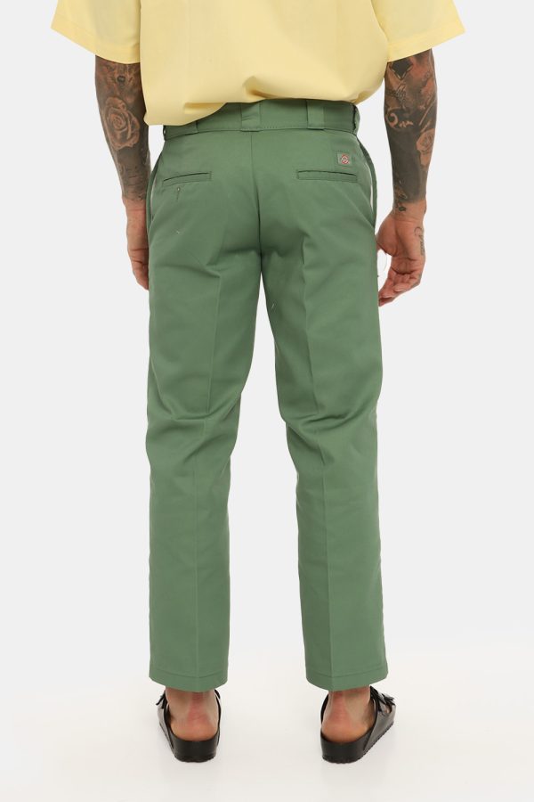 Pantalone Dickies verde - COMPOSIZIONE E VESTIBILITÀ:65% poliestere 35% cotoneIl modello è alto 178 cm e indossa la taglia 3