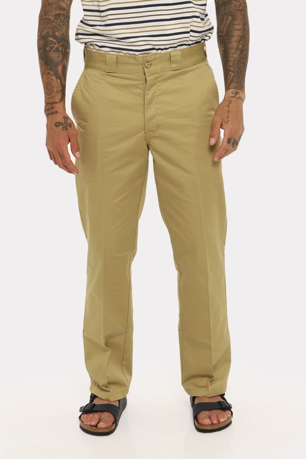 Pantalone Dickies verde - COMPOSIZIONE E VESTIBILITÀ:100% cotoneIl modello è alto 178 cm e indossa la taglia 33 US corrispon