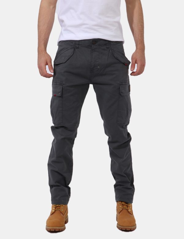 Pantaloni Aeronautica Italiana Grigio - Pantaloni in total grigio piombo arricchiti da numerose tasche con taglio diverso, c