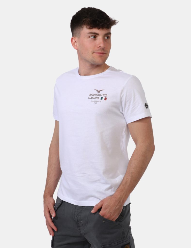 T-shirt Aeronautica Italiana Bianco - T-shirt su sfondo bianco con stampa logo brand ad altezza cuore. La vestibilità è morb