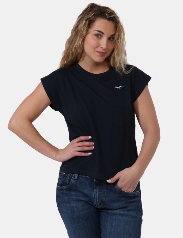 T-shirt Pepe Jeans Blu - T-shirt a giromanica in total blu navy con stampa logo brand bianco ad altezza cuore. La vestibilit