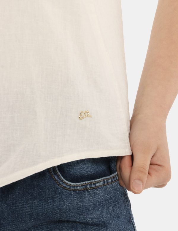 Camicia Yes Zee bianca a maniche corte - COMPOSIZIONE E VESTIBILITÀ:55% lino 45% cotoneLa modella è alta 170 cm e indossa la