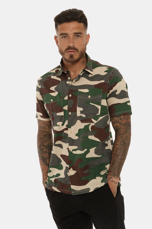 Camicia Gazzarrini fantasia militare - COMPOSIZIONE E VESTIBILITÀ:100% cotoneIl modello è alto 178 cm e indossa la taglia L.