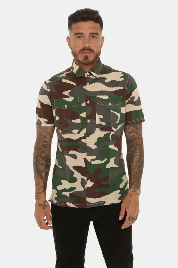 Camicia Gazzarrini fantasia militare - COMPOSIZIONE E VESTIBILITÀ:100% cotoneIl modello è alto 178 cm e indossa la taglia L.