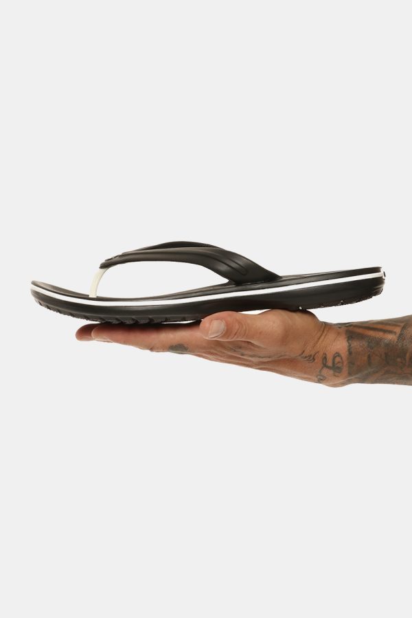 Infradito Crocs nere - COMPOSIZIONE E VESTIBILITÀ:Altre materieIl modello calza la taglia 10 corrispondente al numero 43/44