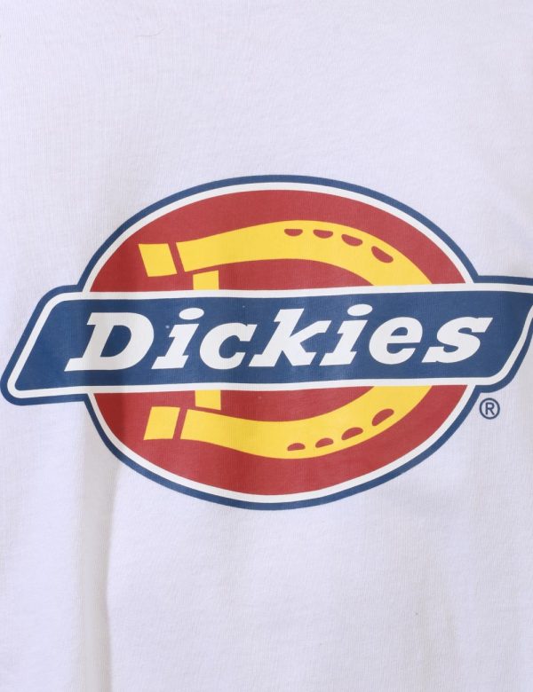 T-shirt Dickies Bianco - T-shirt su sfondo bianco con stampa logo brand in tinta originale. La vestibilità è morbida e regol