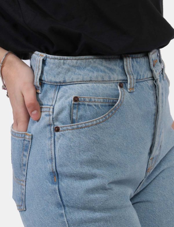 Jeans Dickies Jeans - Jeans in total blu denim light con tasche sagomate sul fronte e tasche a toppa sul retro. La vestibili