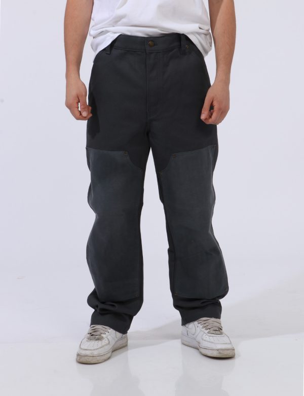 Pantaloni Dickies Grigio - Pantaloni in simil jeans ed in total grigio intenso. Presenti tasche sagomate e tasche a toppa in