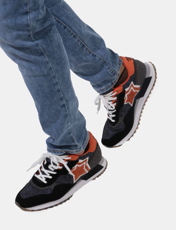 Scarpe Atlantic Stars Nero - Scarpe sneakers in varie tonalità di nero e grigio più dettagli arancioni. Presente logo brand