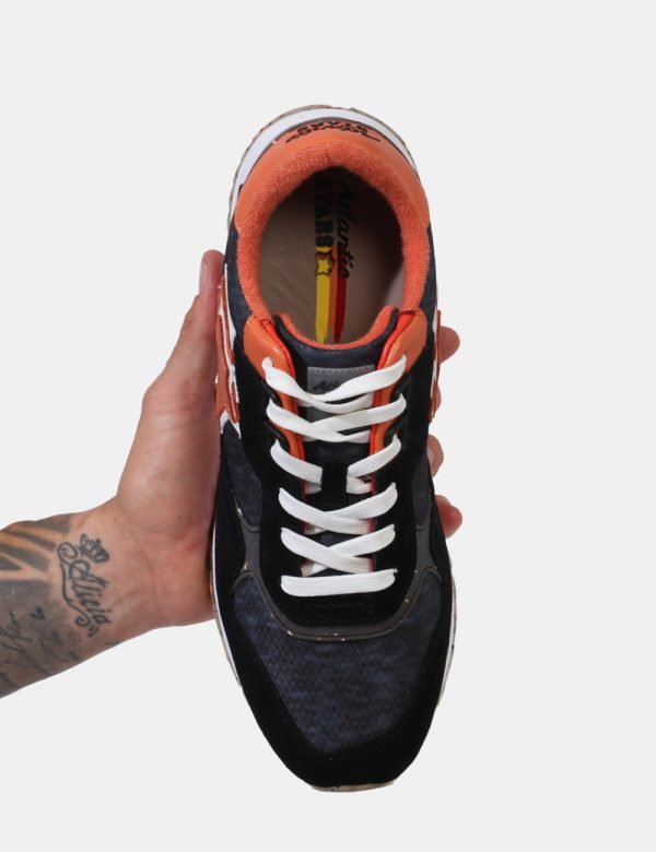 Scarpe Atlantic Stars Nero - Scarpe sneakers in varie tonalità di nero e grigio più dettagli arancioni. Presente logo brand