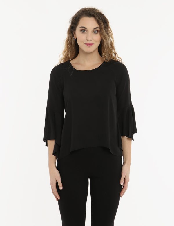 Maglia Vougue nero - COMPOSIZIONE E VESTIBILITÀ:100% poliestereLa modella è alta 170 cm e indossa la taglia S. La vestibilit