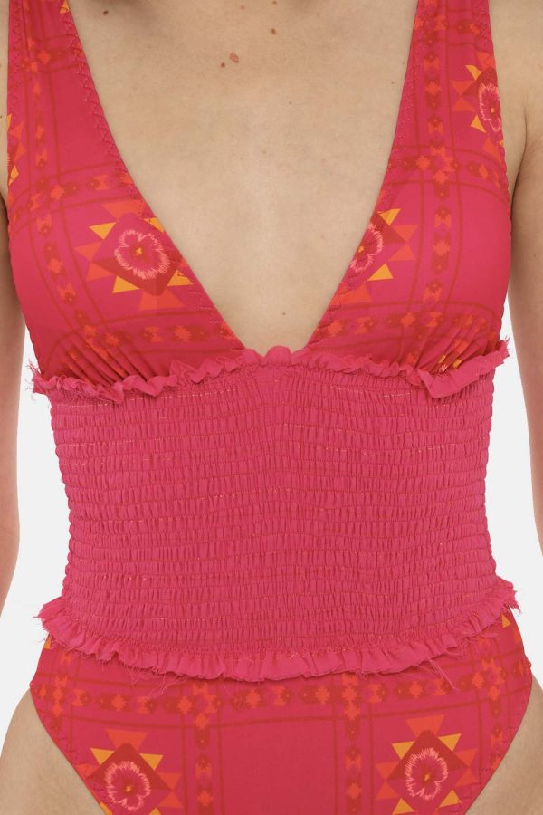 Costume F**k intero rosa - COMPOSIZIONE E VESTIBILITÀ:86% poliestere 14% elastaneLa modella è alta 170 cm e indossa la tagli