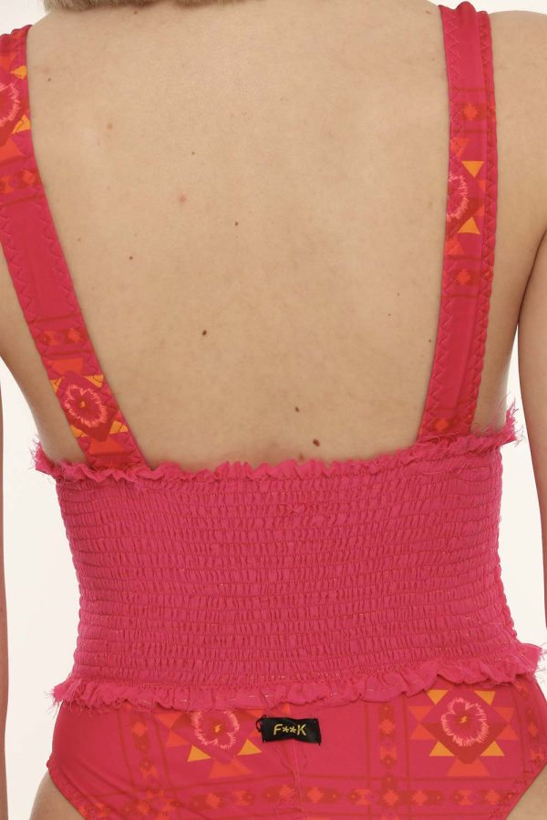 Costume F**k intero rosa - COMPOSIZIONE E VESTIBILITÀ:86% poliestere 14% elastaneLa modella è alta 170 cm e indossa la tagli
