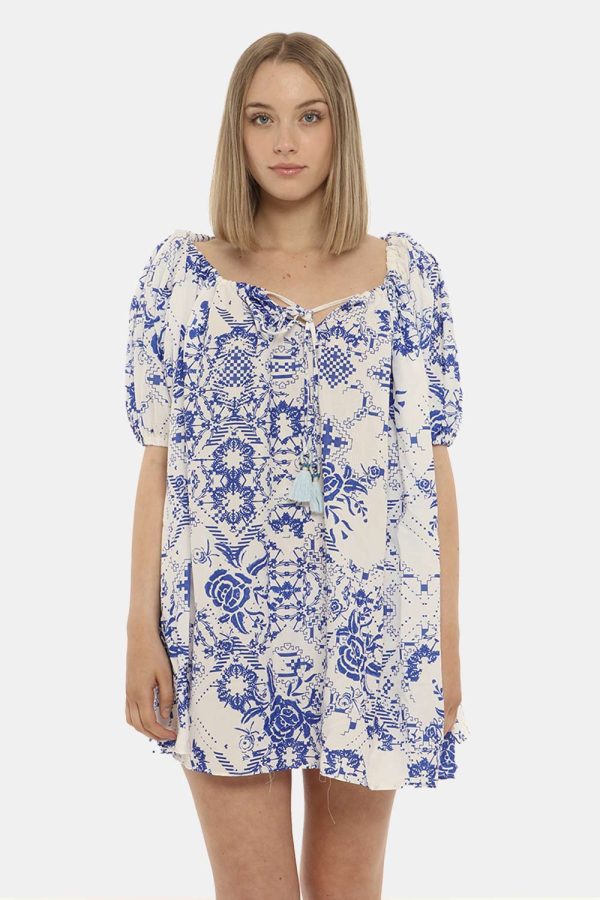 Vestito F**k bianco/blu - COMPOSIZIONE E VESTIBILITÀ:100% poliestereLa modella è alta 170 cm e indossa la taglia S. La vesti