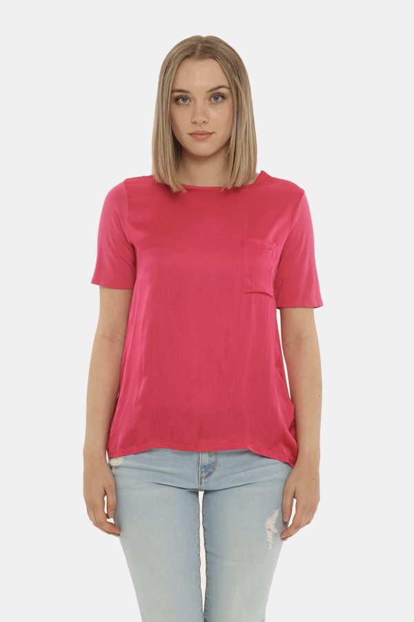 T-shirt Fracomina fuxia - COMPOSIZIONE E VESTIBILITÀ:100% viscosaLa modella è alta 170 cm e indossa la taglia S. La vestibil