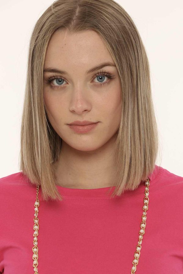 T-shirt Fracomina fuxia con collana - COMPOSIZIONE E VESTIBILITÀ:90% cotone 10% elastaneLa modella è alta 170 cm e indossa l