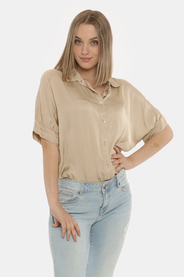 Camicia Fracomina beige cashmire - COMPOSIZIONE E VESTIBILITÀ:100% viscosaLa modella è alta 170 cm e indossa la taglia XS. L