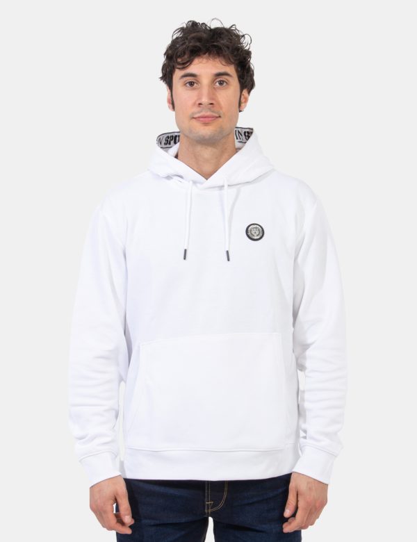 Felpa Plein Sport Bianco - Felpa con cappuccio e polsini in total bianco. Presente patch logo brand ad altezza cuore, pratic